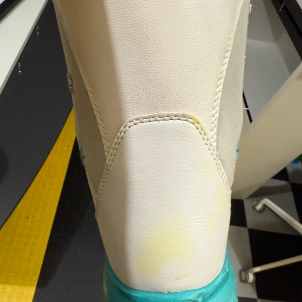 White and Teal Snowboarding Boots - Picture 7 of 12